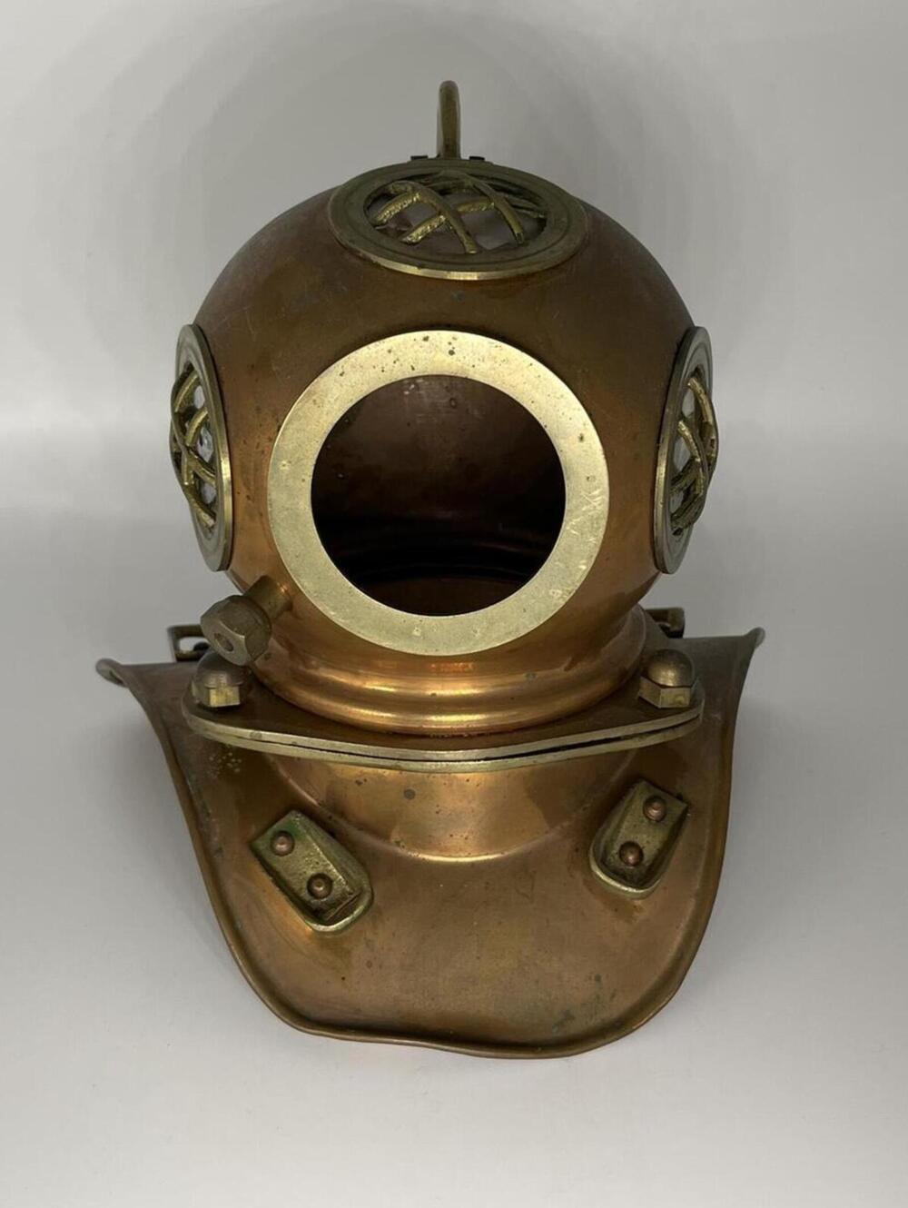 Vintage Preowned 1970s Brass/Copper Deep Sea Diver’s Helmet